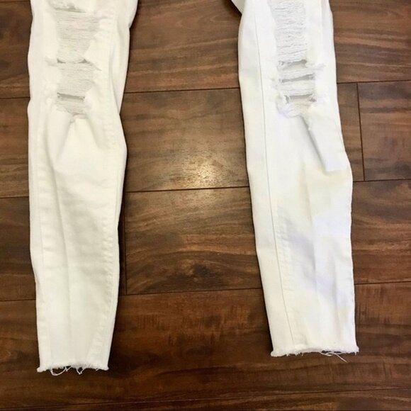 Wild Fable Women's White Distressed Stretchy Skinny Jeans Size 00. Teens, Summer - Picture 5 of 10